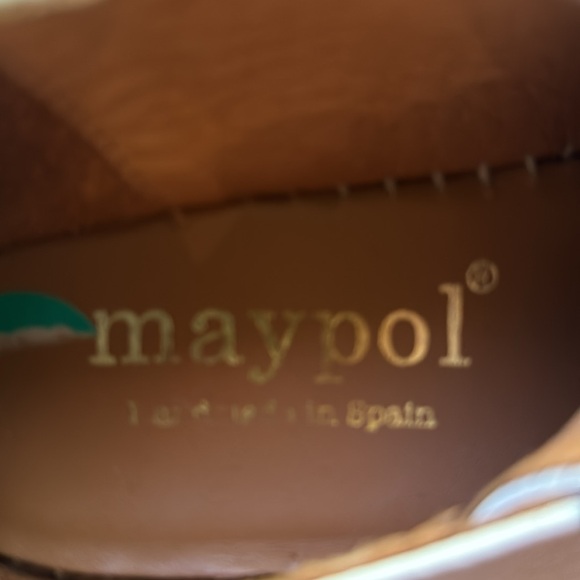 Beautiful ladies leather lace up shoes made in Spain. Size 39. Worn a few times. - Picture 5 of 8